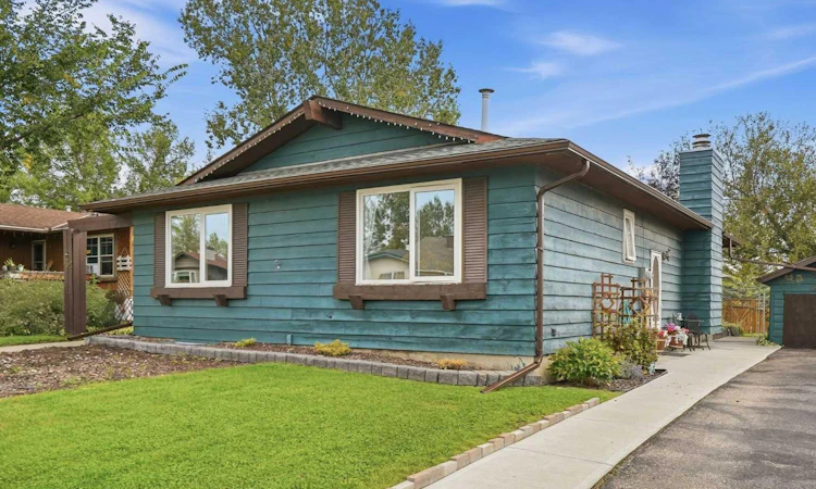 132 Hodson Crescent