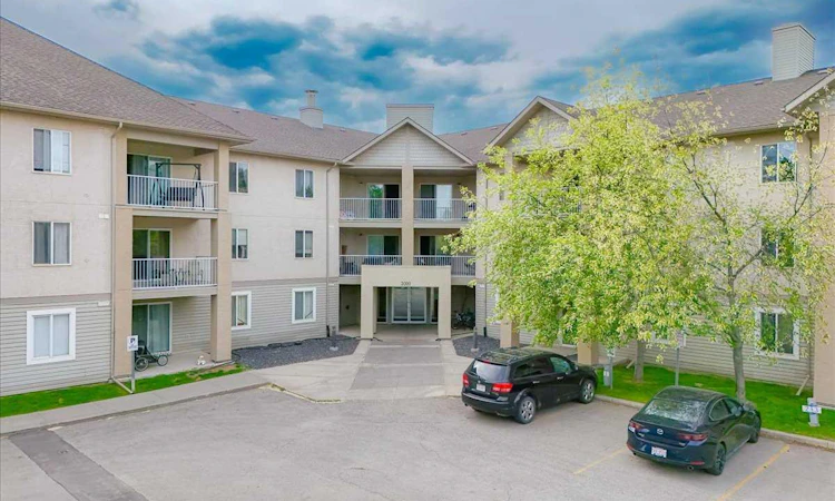 213-3000 Citadel Meadow Point NW