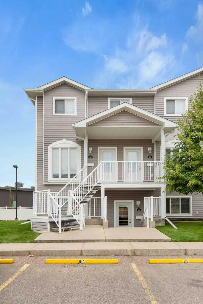 94 Somerset Lane SE, Medicine Hat, AB, T1B 0E8