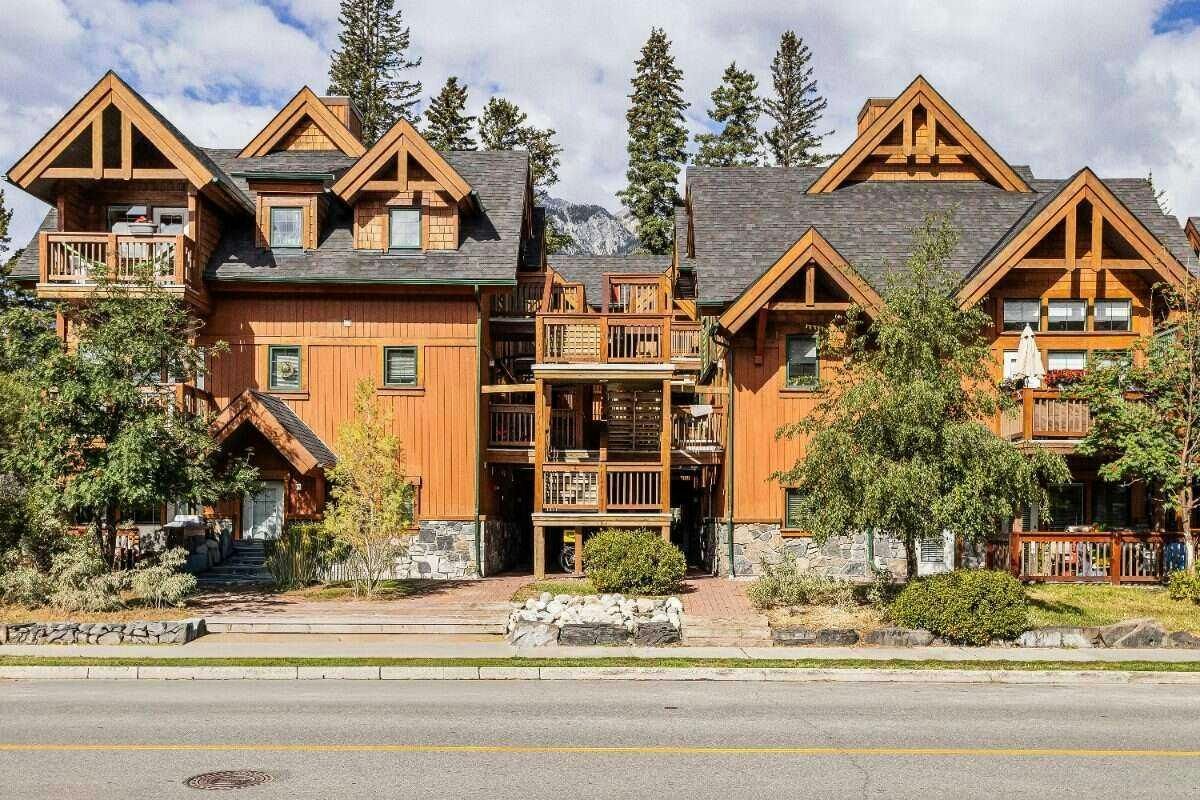 307-343 Marten Street, Banff, AB, T1L 1C7