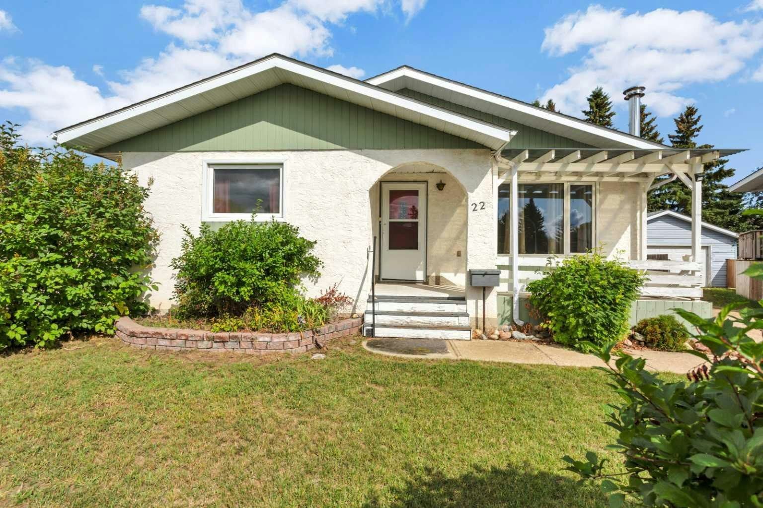 22 Blackstone Avenue, Lacombe, AB, T4L 1P7