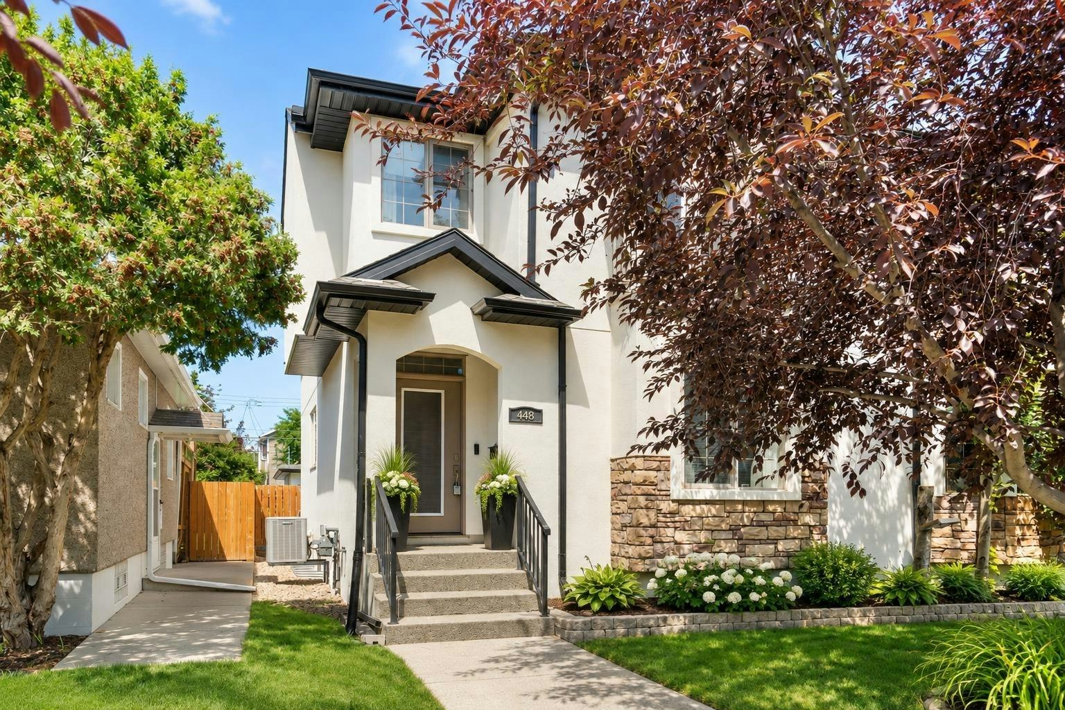 448 25 Avenue NW, Calgary, AB, T2M 2A7
