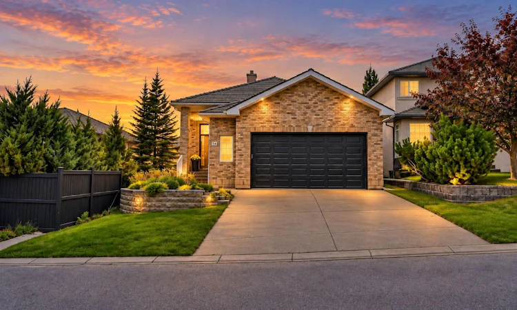 54 Royal Crest Way