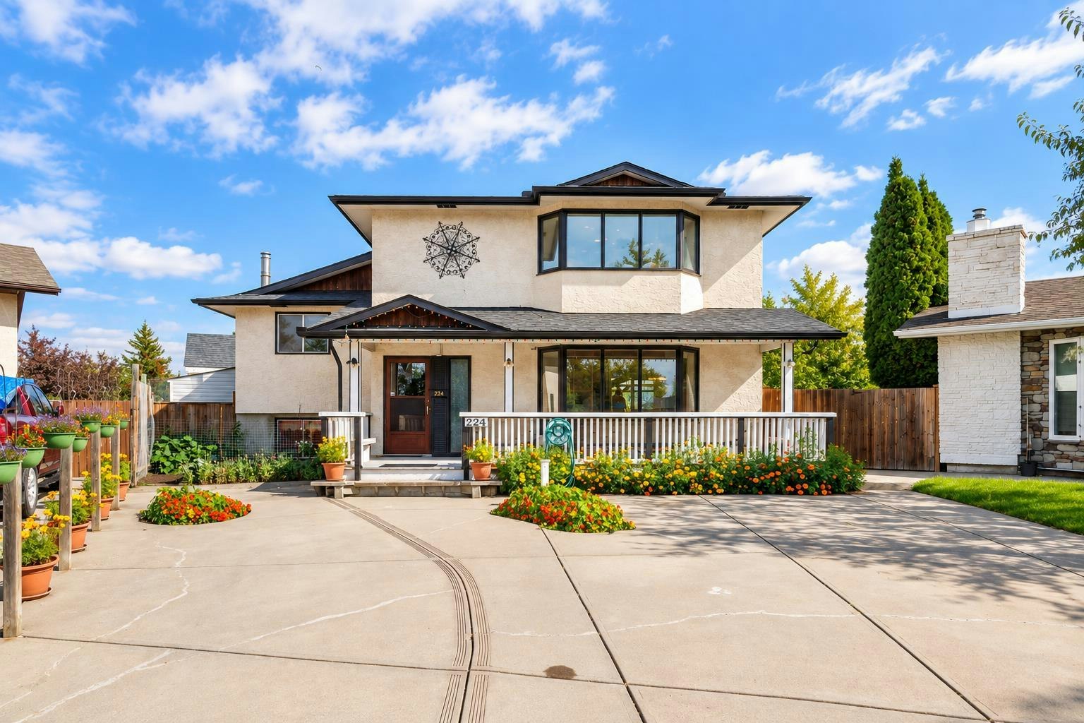 224 Pinetree Bay NE, Calgary, AB, T1Y 1M1