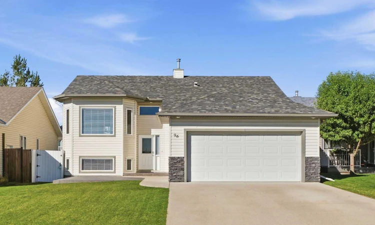 96 Hillview Drive