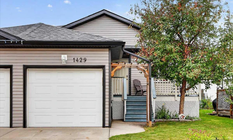 1429 Strathcona Way