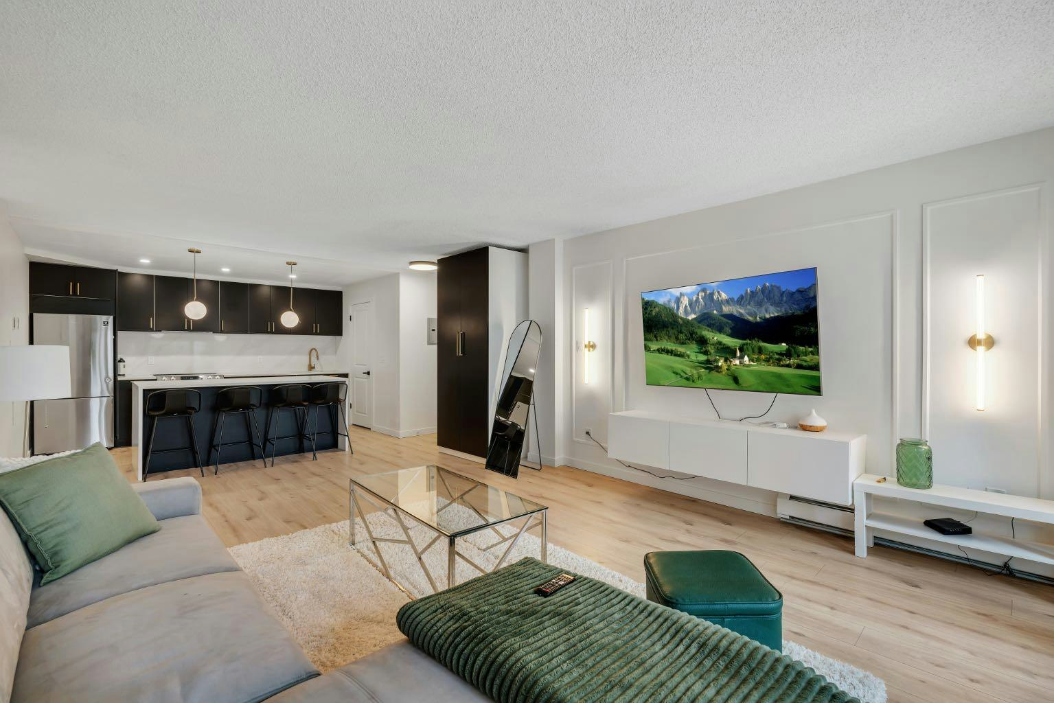 301-1331 15 Avenue SW, Calgary, AB, T3C 0X8