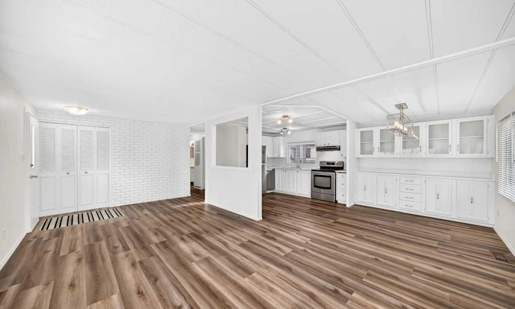 303-99 Arbour Lake Road NW