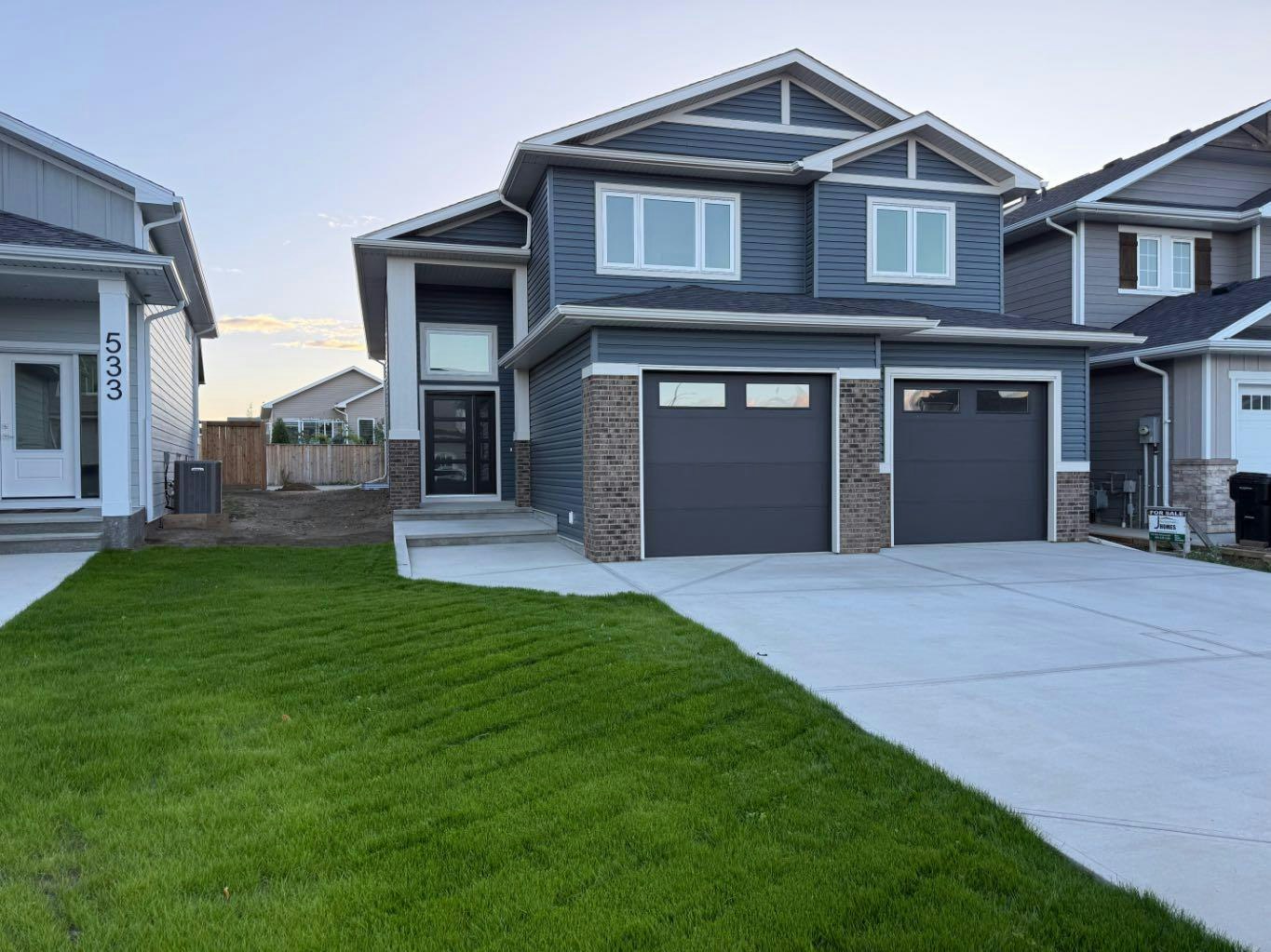 529 Riverhills Way W, Lethbridge, AB, T1K 8H7