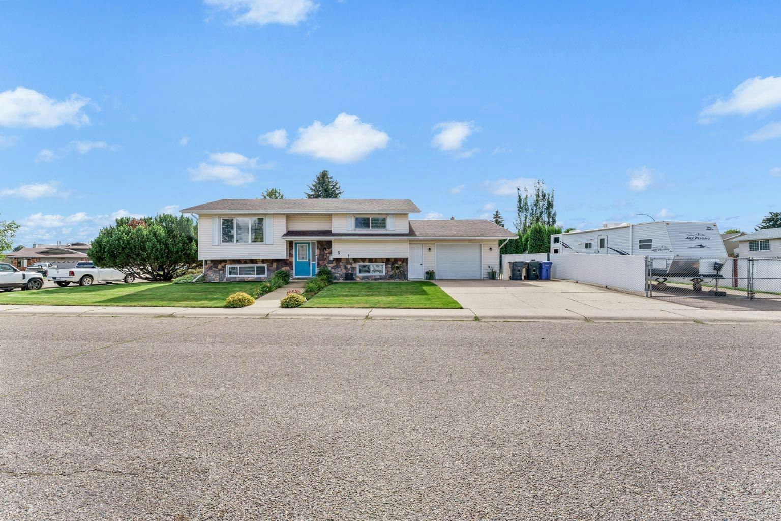 3 Ross Heights Place SE, Medicine Hat, AB, T1B 2E5