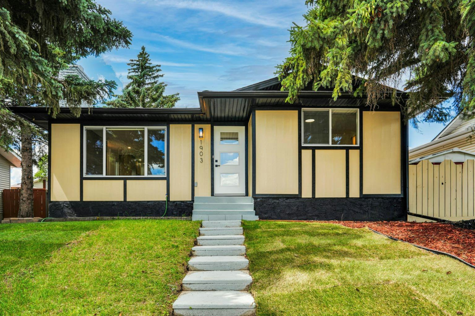 1903 62 Street NE, Calgary, AB, T1Y 1N3