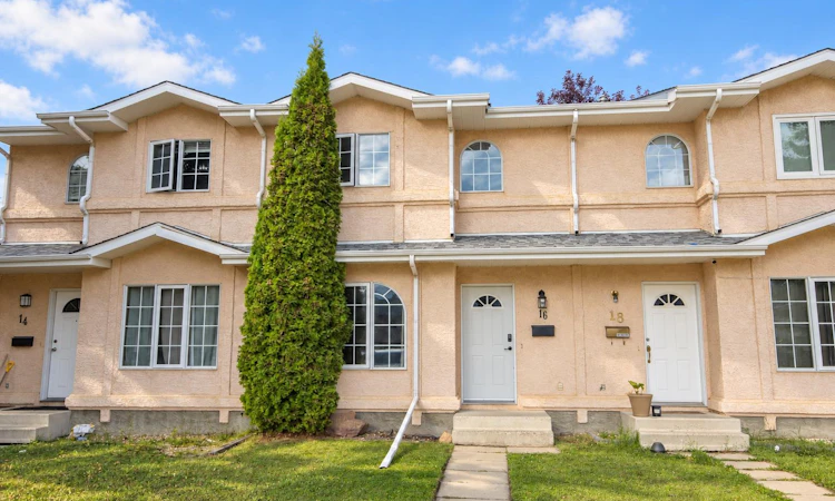 16 Davis Close