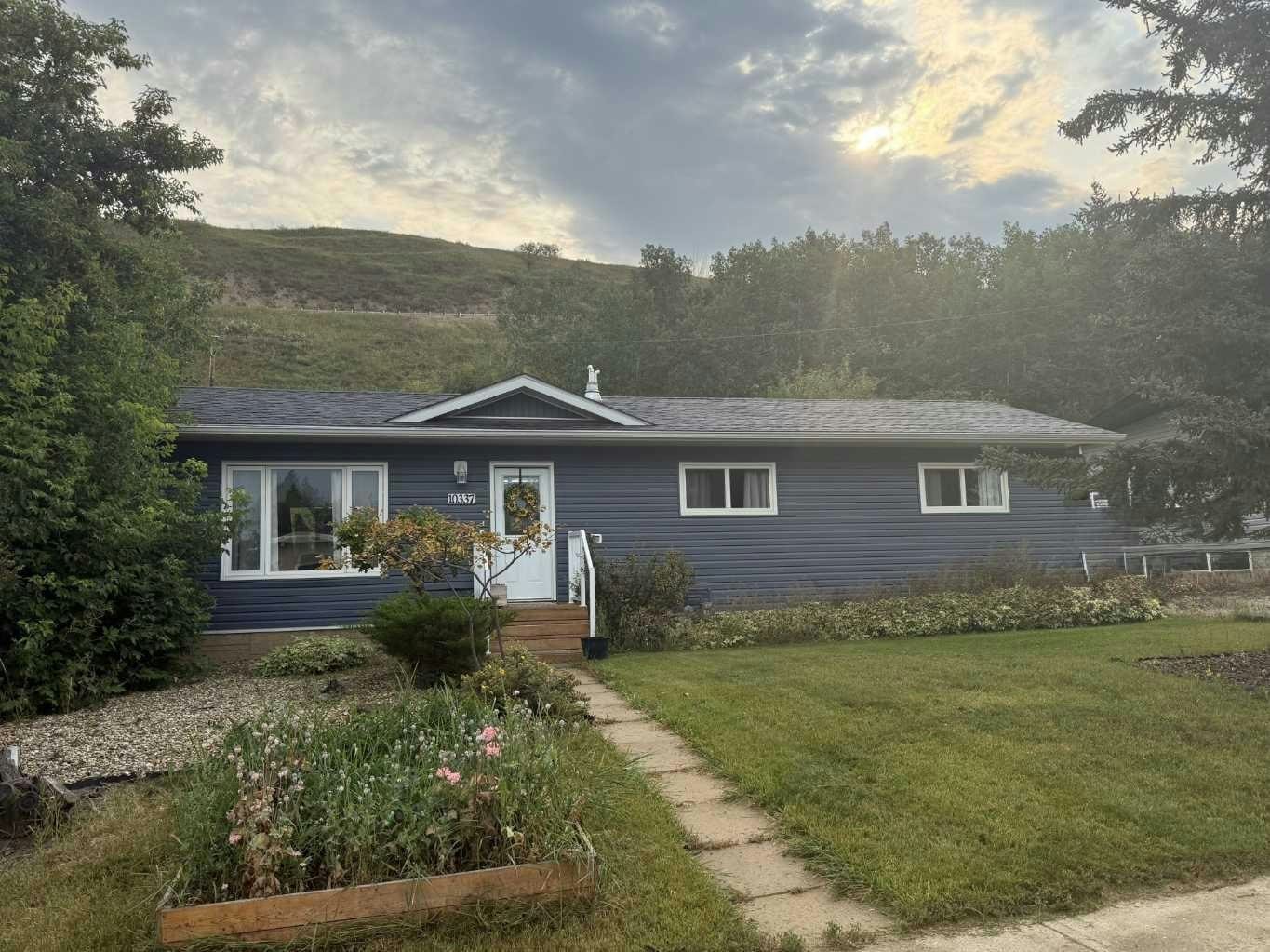 10337 110 Avenue, Peace River, AB, T8S 1K5