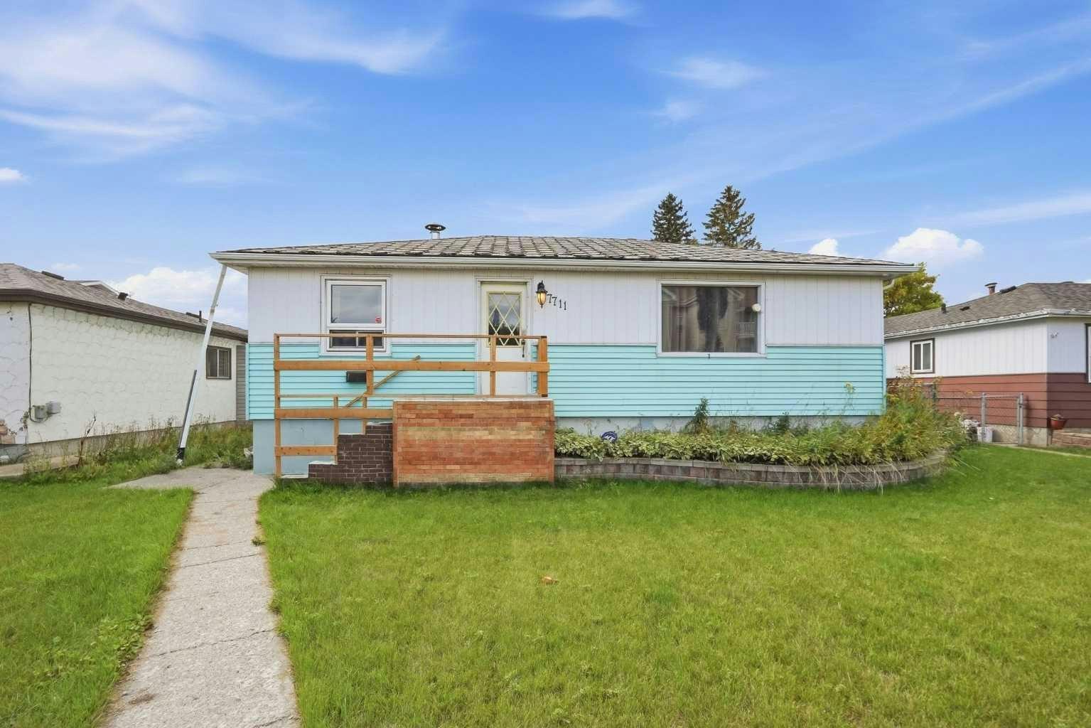 7711 39 Avenue NW, Calgary, AB, T3B 1X4
