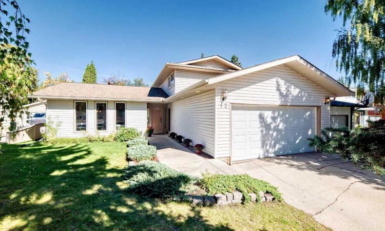 12 Cantrell Bay SW