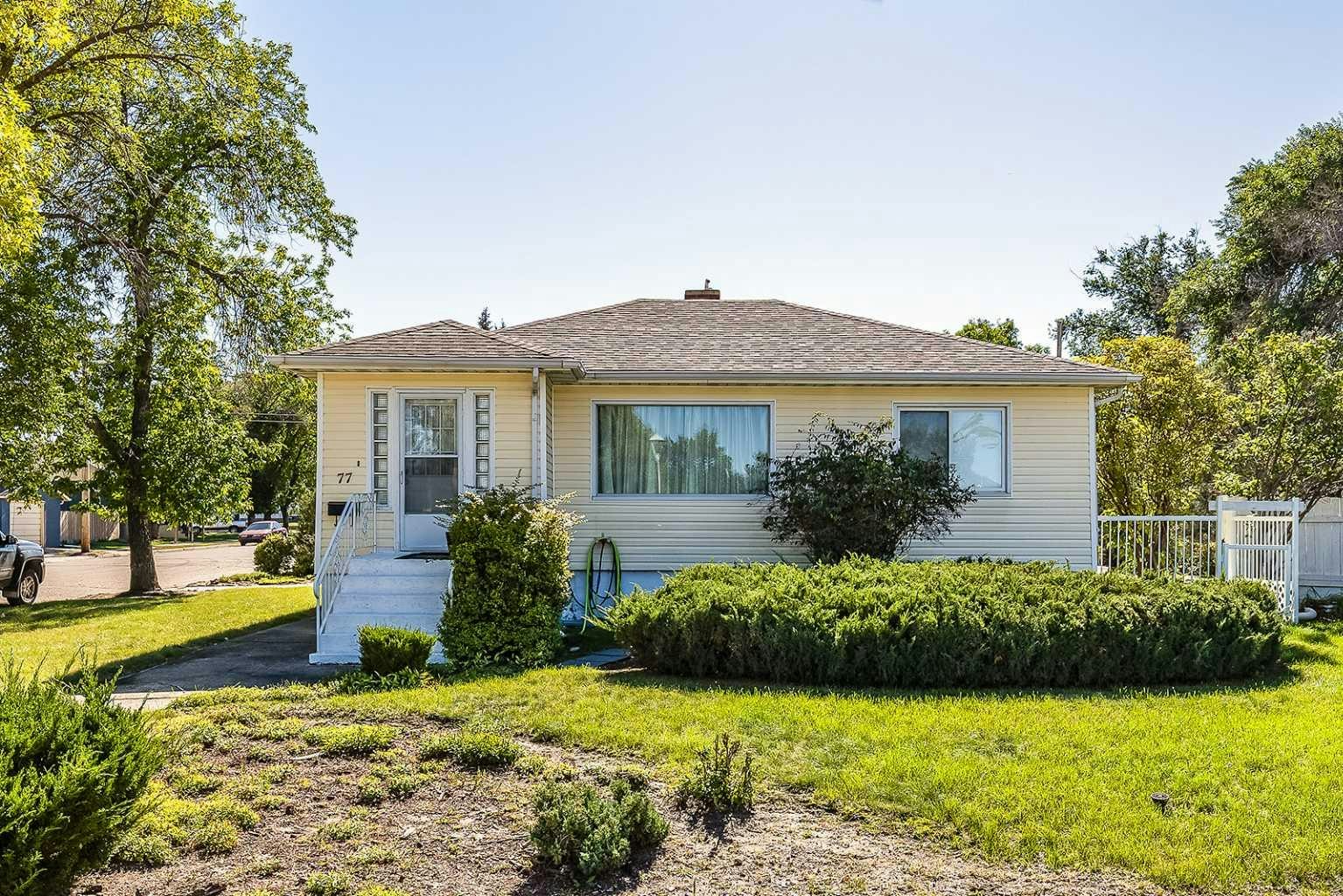 77 9 Street NE, Medicine Hat, AB, T1A 5S1
