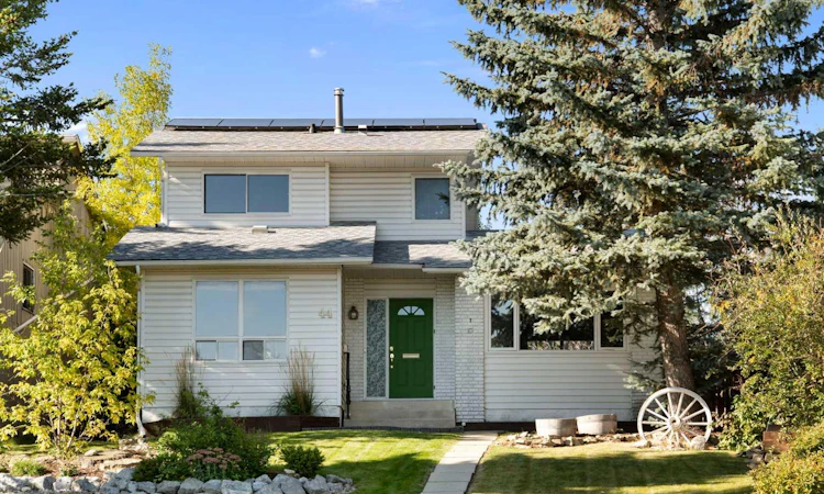 44 Beddington Crescent NE