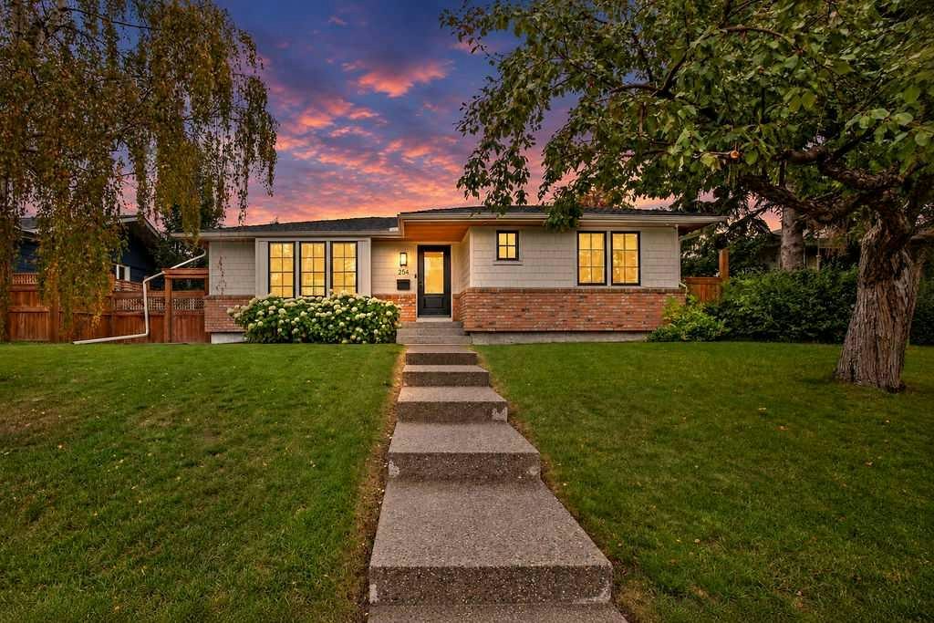 256 Westminster Drive SW, Calgary, AB, T3C 2T6