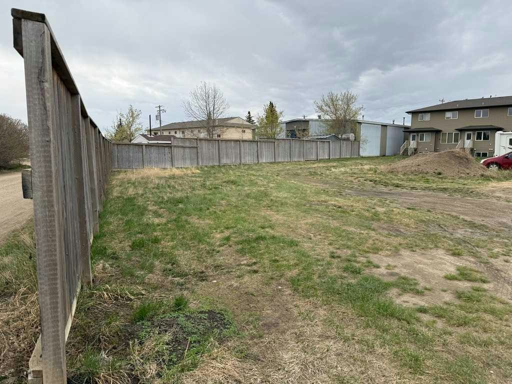 5311 57 Avenue, Ponoka, AB, T4J 0B1