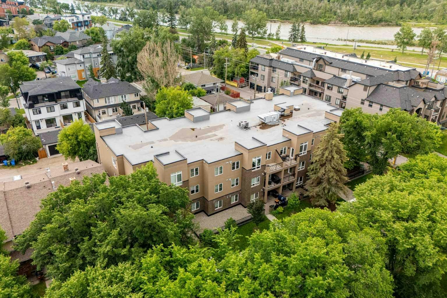 208-518 33 Street NW, Calgary, AB, T2N 2W4