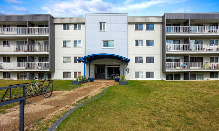 309-9 Clearwater Crescent