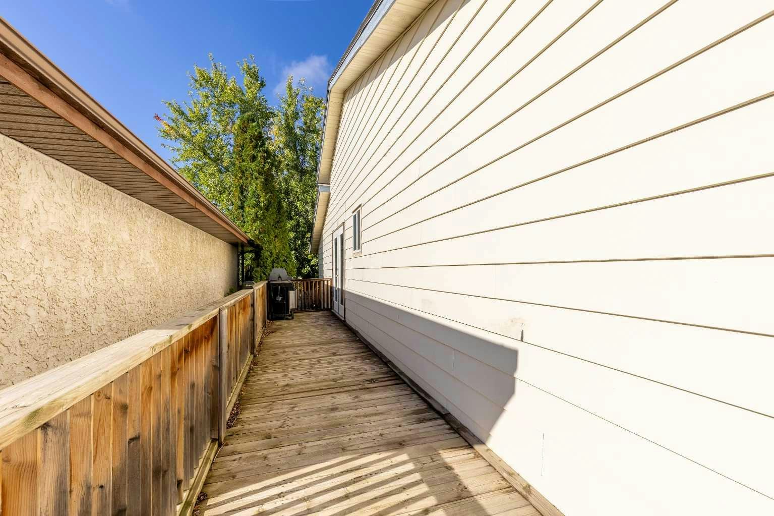 119 Red Crow Boulevard W, Lethbridge, AB, T1K 5N2 - 30