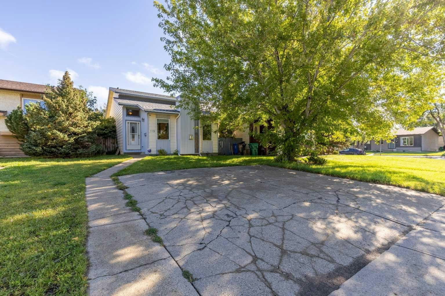 119 Red Crow Boulevard W - 2