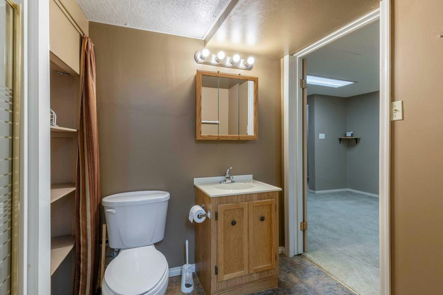 119 Red Crow Boulevard W, Lethbridge, AB, T1K 5N2 - 23