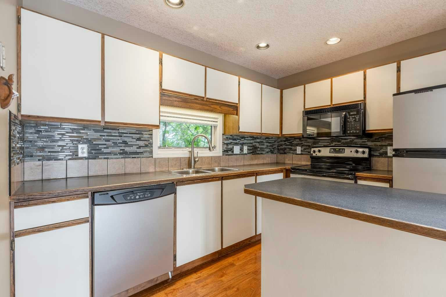 119 Red Crow Boulevard W, Lethbridge, AB, T1K 5N2 - 12