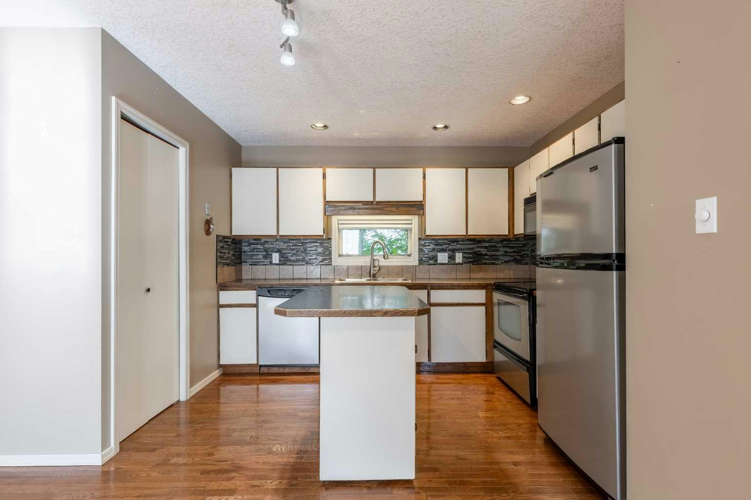 119 Red Crow Boulevard W, Lethbridge, AB, T1K 5N2 - 11