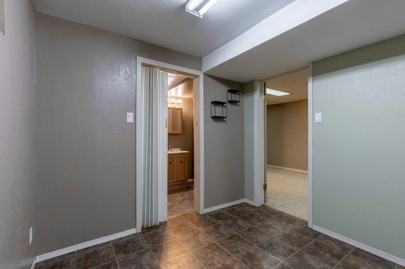 119 Red Crow Boulevard W, Lethbridge, AB, T1K 5N2 - 22