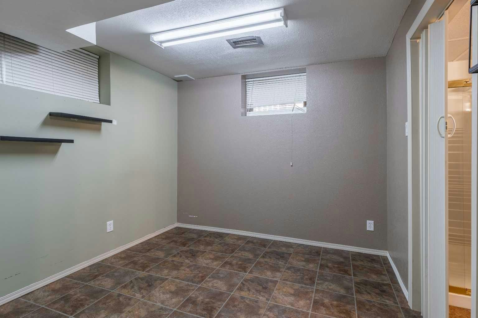 119 Red Crow Boulevard W, Lethbridge, AB, T1K 5N2 - 21