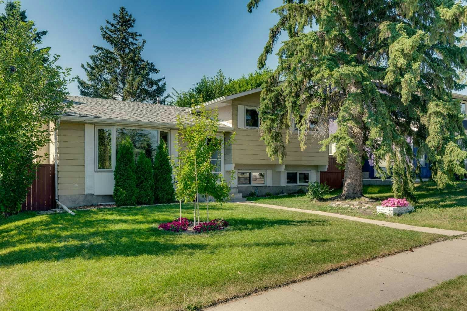 335 Queensland Drive SE, Calgary, AB, T2J 3R6