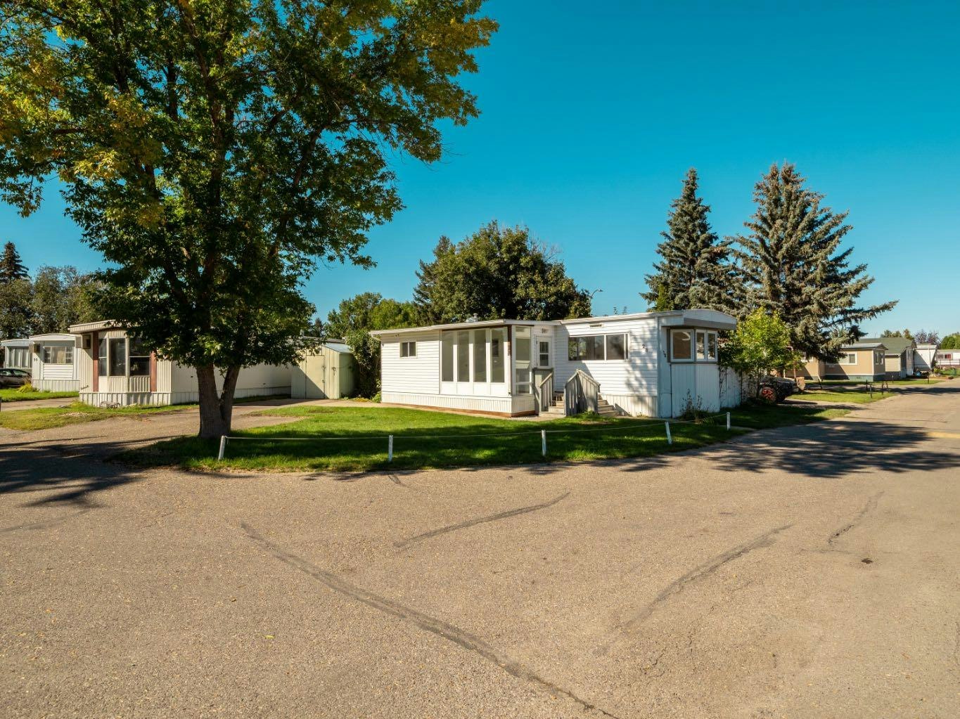 #28-2300 13 Street N, Lethbridge, AB, T1H 4E8