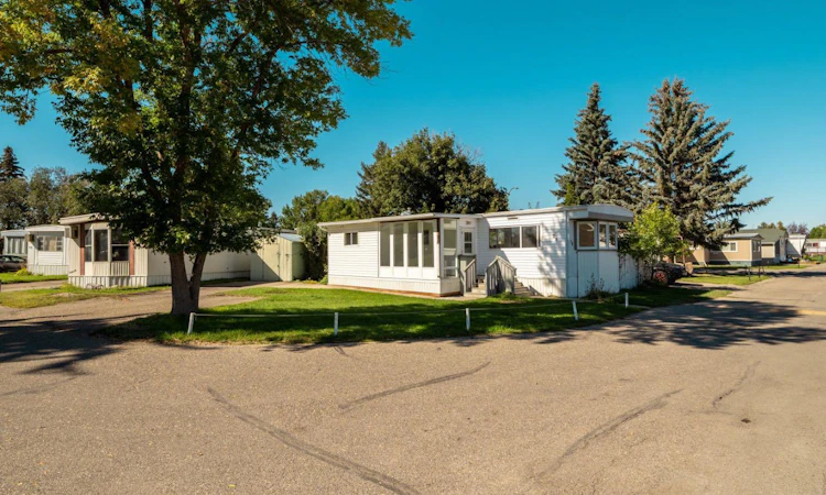 #28-2300 13 Street N