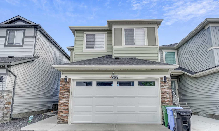 349 Corner Meadows Way NE