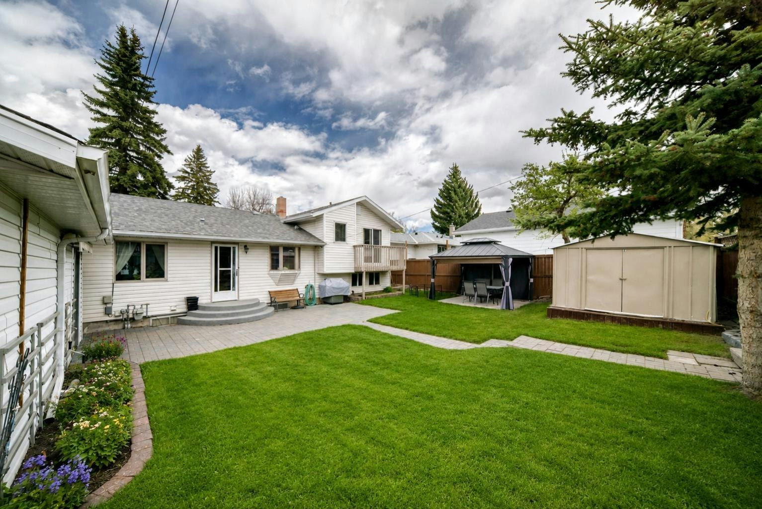 4039 5 Avenue SW, Calgary, AB, T3C 0C2