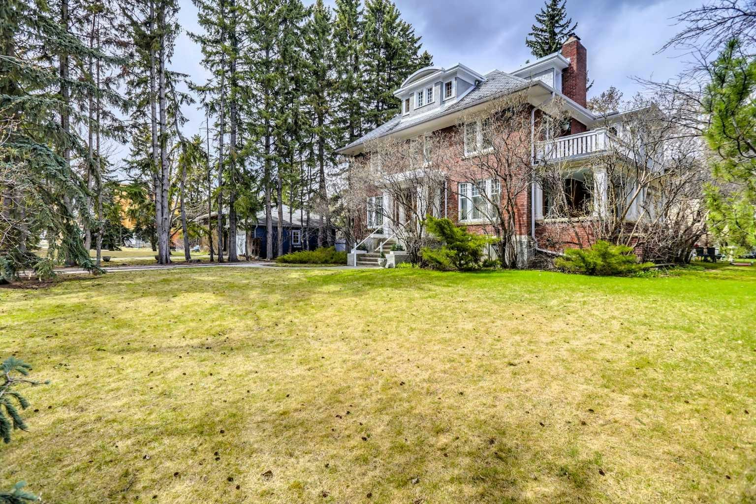 916 Durham Avenue SW, Calgary, AB, T2T 0P6