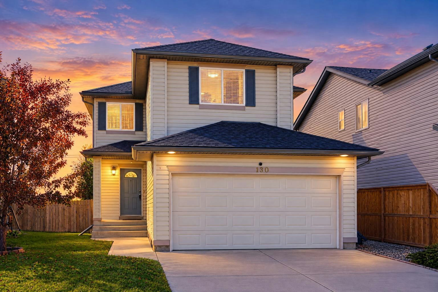 130 Somerglen Way SW, Calgary, AB, T2Y 4B2