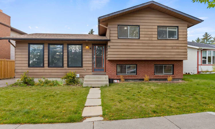 304 Whitefield Drive NE