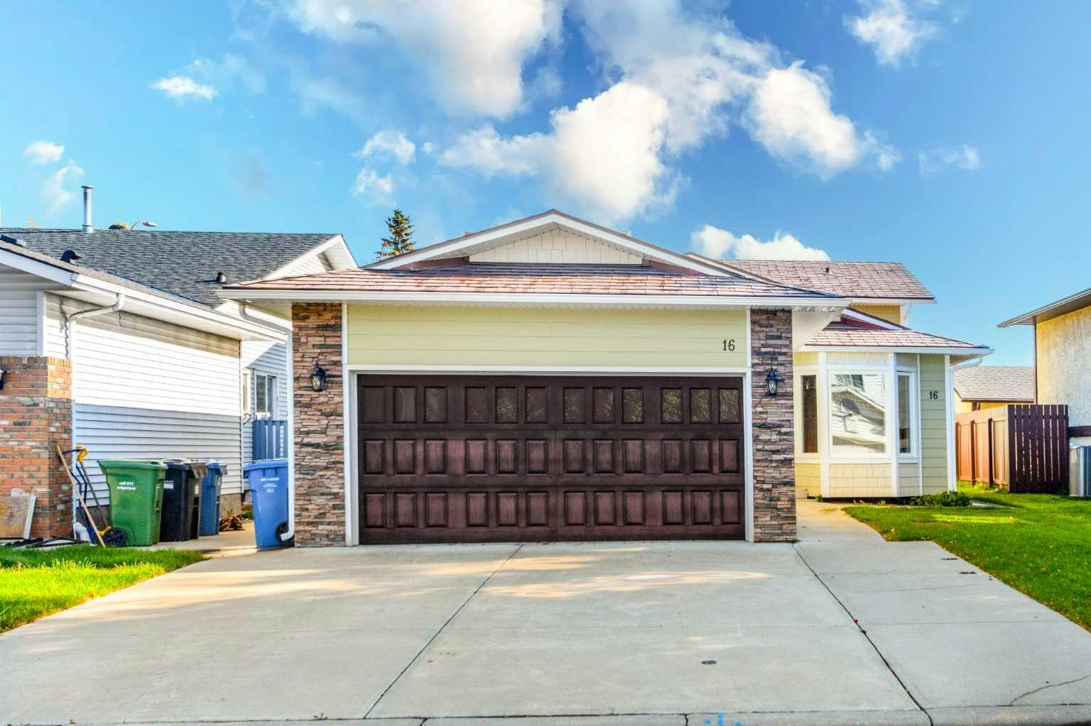 16 Deersaxon Circle SE, Calgary, AB, T2J 6R5