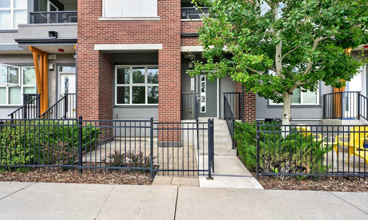 2102-95 Burma Star Road SW