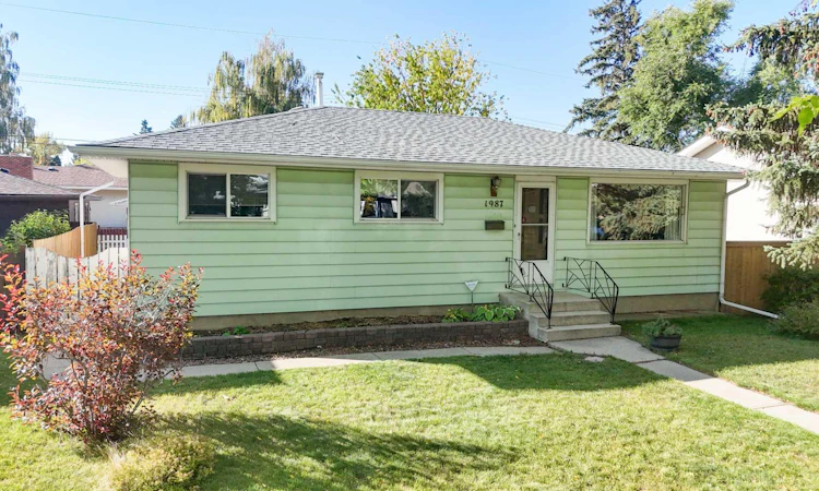 1987 Cottonwood Crescent SE