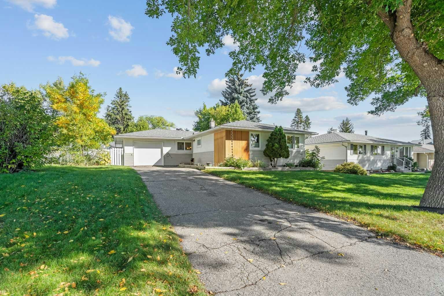 632 44 Avenue NW, Calgary, AB, T2K 0J4