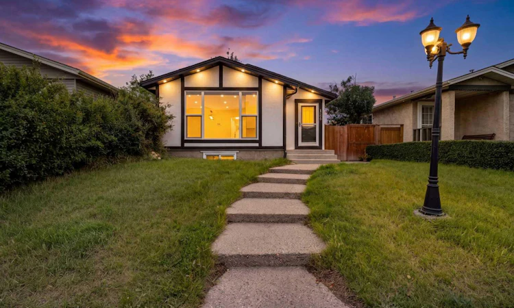 124 Castlebrook Road NE