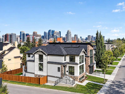 1516 22 Avenue SW - 3