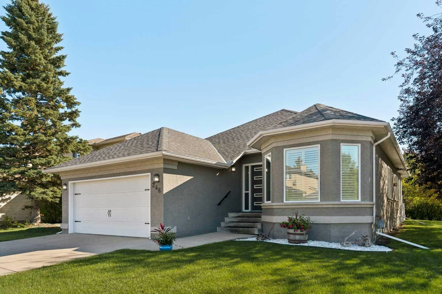 246 Woodpark Green SW, Calgary, AB, T2W 6E9