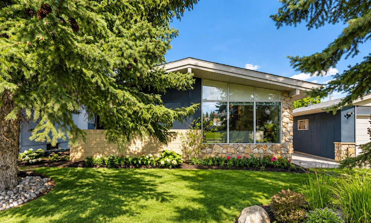 6316 Crowchild Trail SW