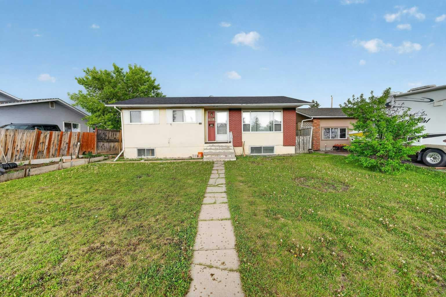1608 54 Street SE, Calgary, AB, T2A 1W8