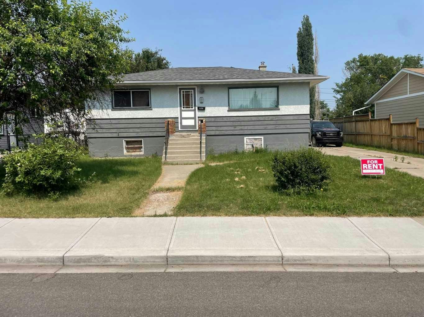 120 54 Avenue NW, Calgary, AB, T2K 0K2